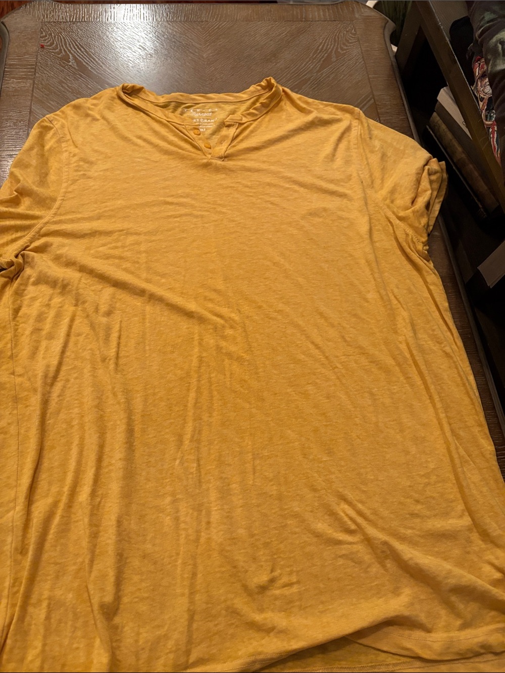 Lucky Brand Men's Short-Sleeve V-Neck Tee in Mustard Never Worn